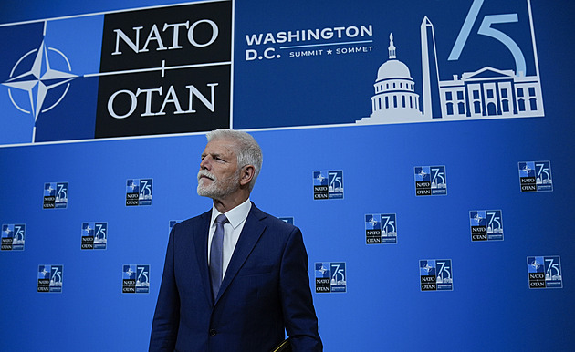 Pavel v čele delegace? Soud ale nerozhodl, říká právník. Měli by brzdit, tvrdí diplomat