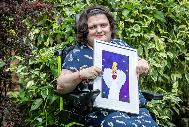 V kreslení na papíře jí handicap bránil, tablet jí dal svobodu. Teď chce pomáhat